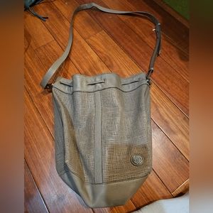 Vince Camuto taupe leather woven large bucket bag w/ coin purse